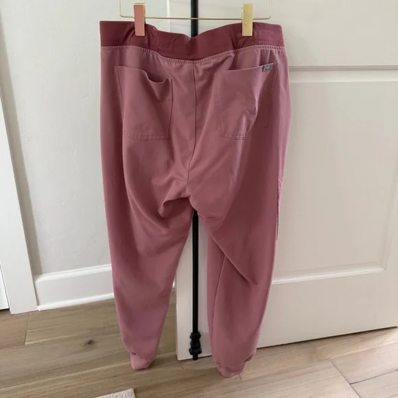 FIGS Zamora MINERAL MAUVE Jogger Scrub Pants - Size Large Petite - Picture 2 of 3
